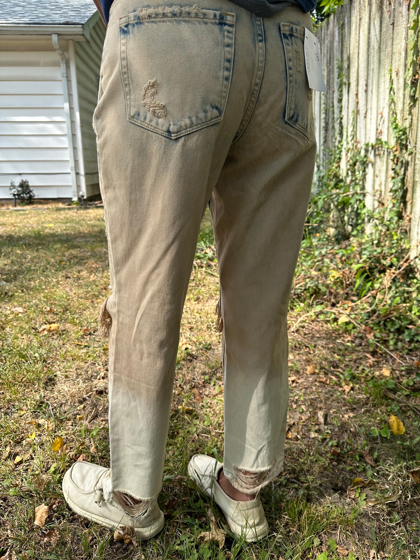 Vervet Distressed Jeans
